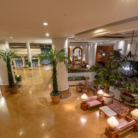 Montien Riverside Hotel Bangkok Exterior foto Lobby