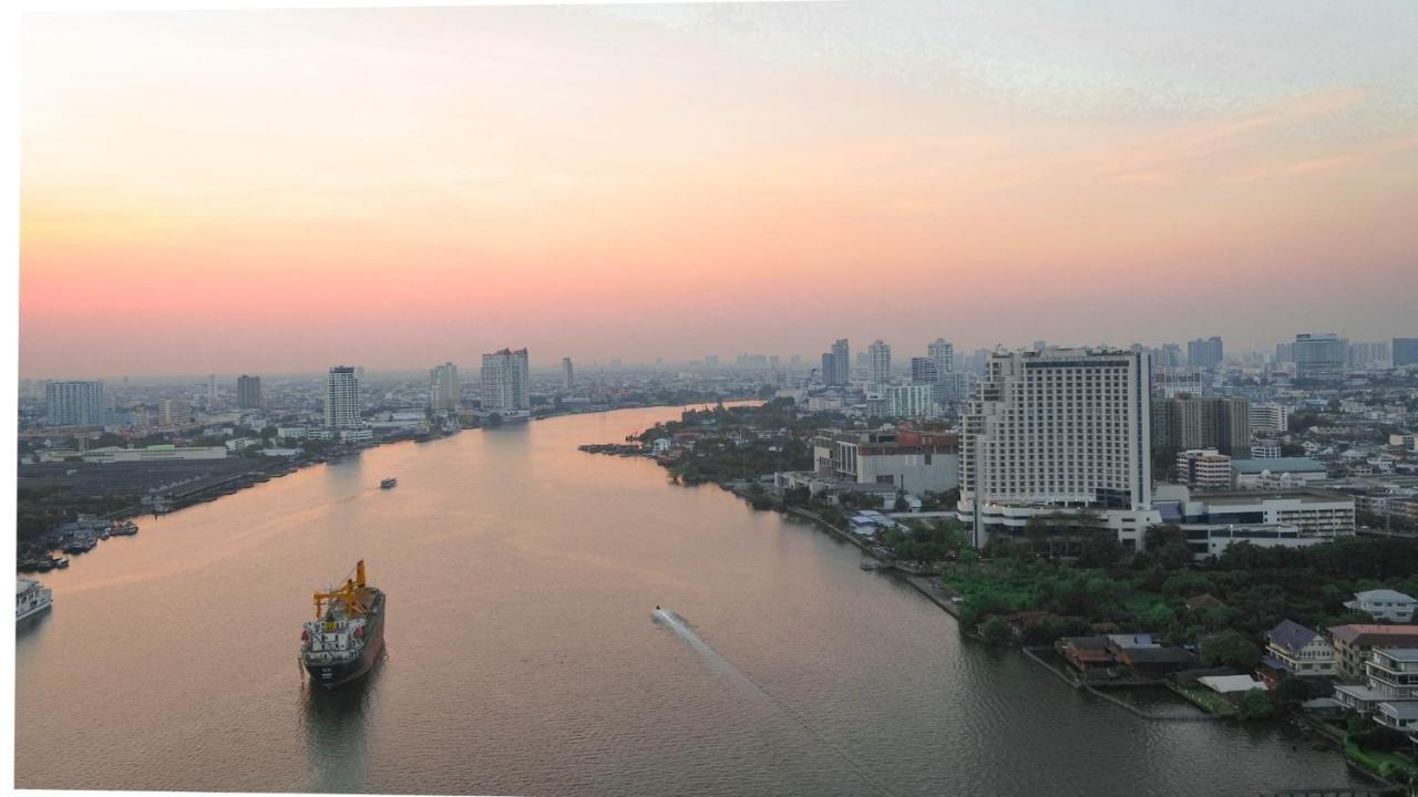 Montien Riverside Hotel Bangkok Exterior foto Chao Phraya River