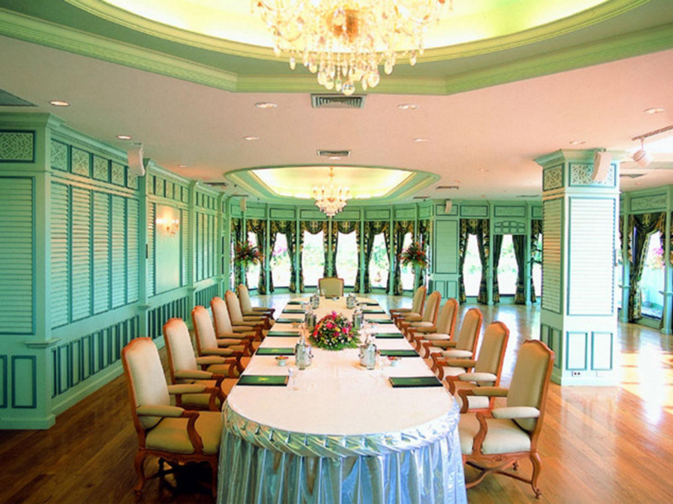 Montien Riverside Hotel Bangkok Einrichtungen foto The interior of the Thai Parliament